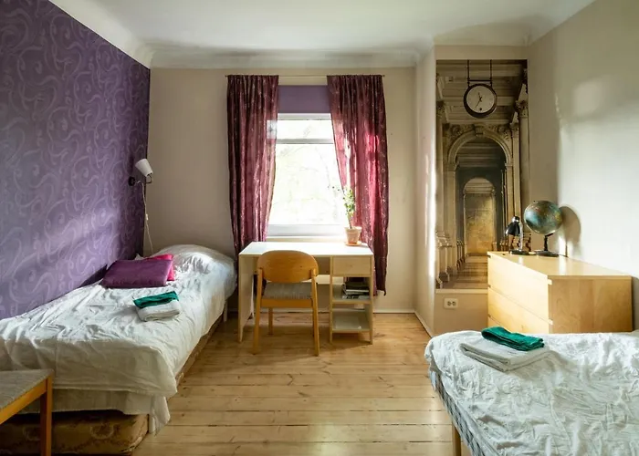 Artists Near Telliskivi Creative Centre 塔林