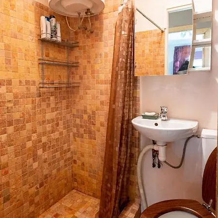 Artists Near Telliskivi Creative Centre Apartamento